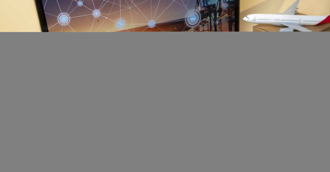vehicles-laptop-supply-chain-representation vehicles-laptop-supply-chain-representation